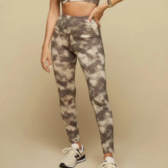 Tan + Lines by Sivan Ayla Cocoa Clouds Print Leggings Small - Picture 2 of 6